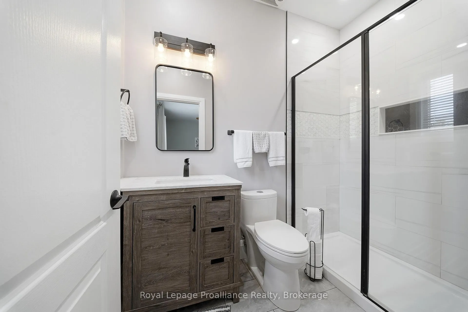 Photo 25 of 29 Hickory Grove, Belleville, Belleville Ward — HOMEH