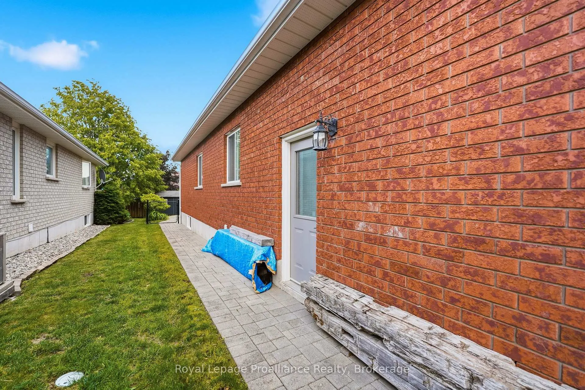 Photo 34 of 29 Hickory Grove, Belleville, Belleville Ward — HOMEH