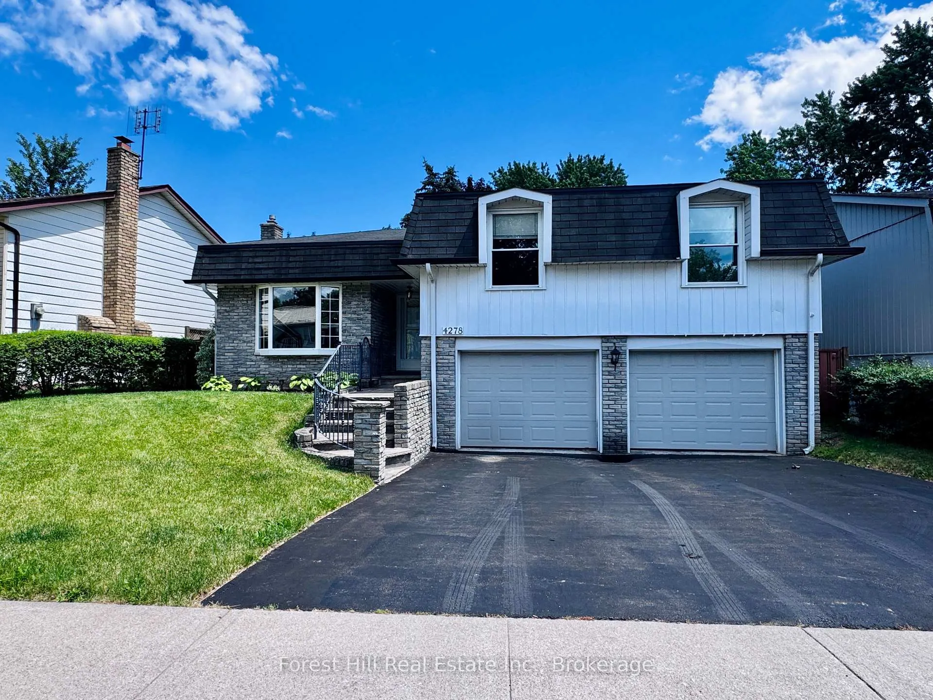 Photo 1 of 4278 Longmoor Drive, Burlington, Shoreacres — HOMEH