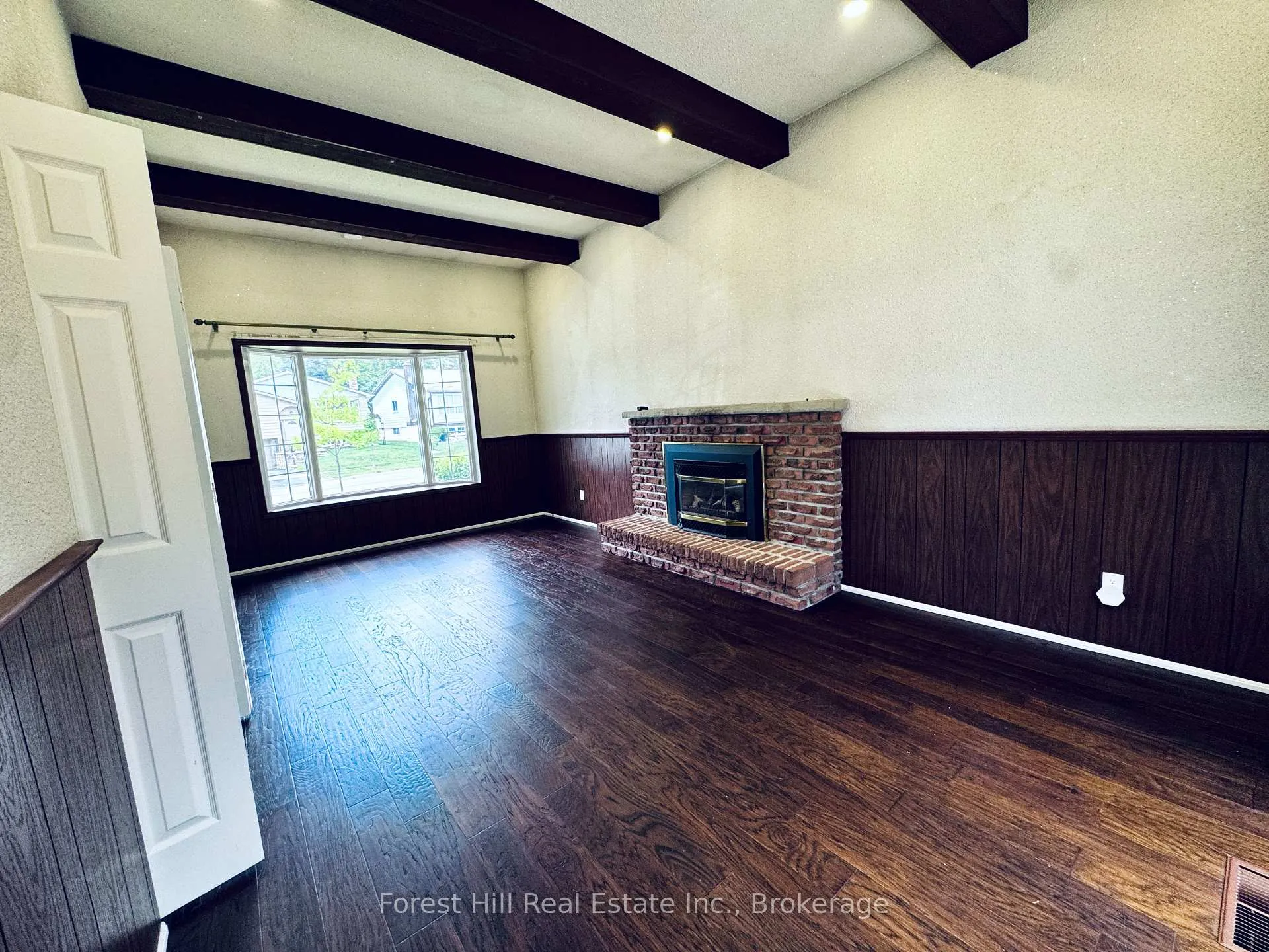 Photo 5 of 4278 Longmoor Drive, Burlington, Shoreacres — HOMEH
