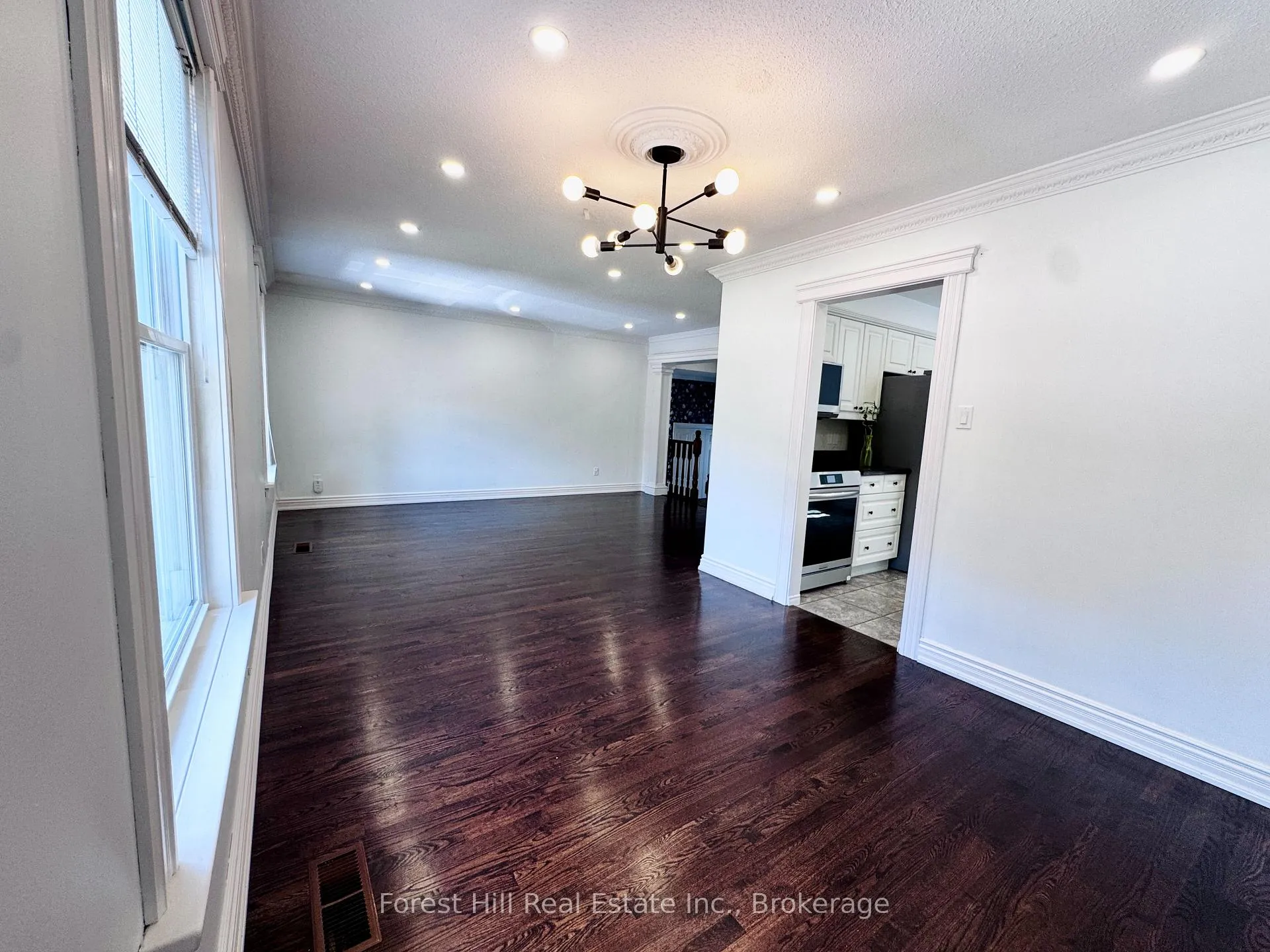 Photo 11 of 4278 Longmoor Drive, Burlington, Shoreacres — HOMEH