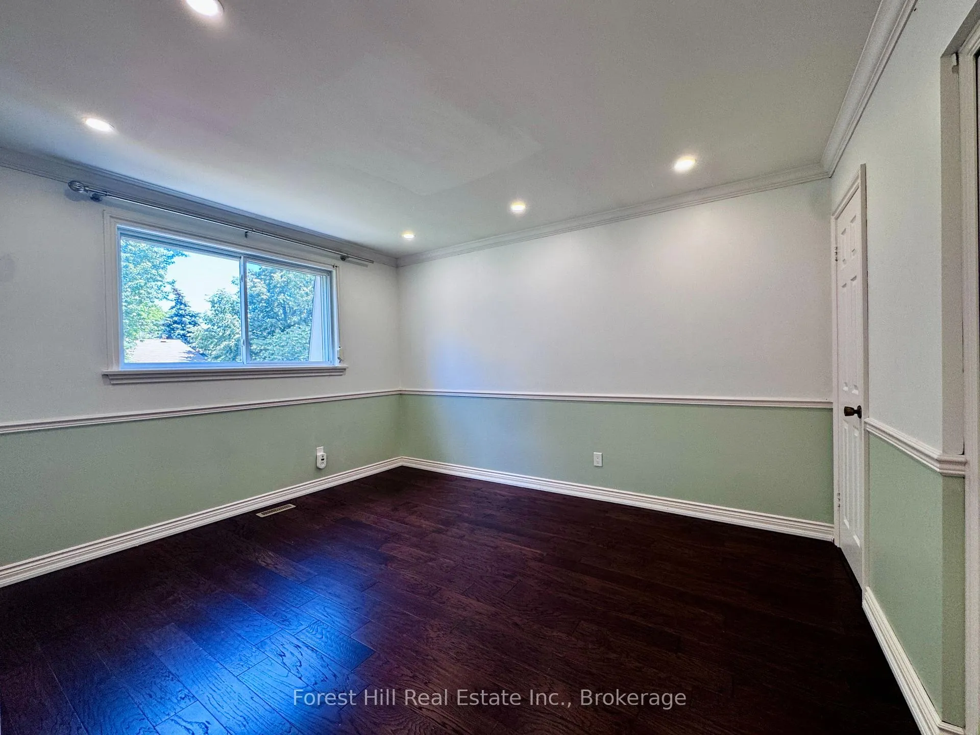 Photo 14 of 4278 Longmoor Drive, Burlington, Shoreacres — HOMEH