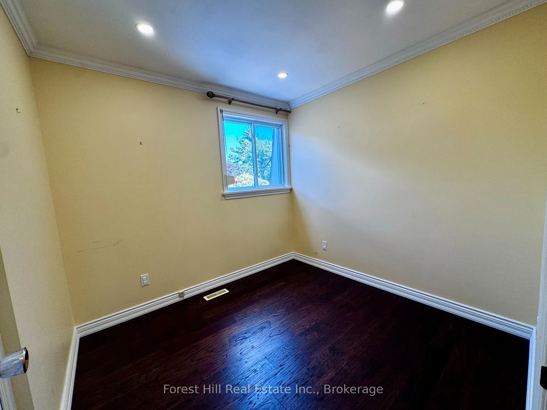 Photo 20 of 4278 Longmoor Drive, Burlington, Shoreacres — HOMEH