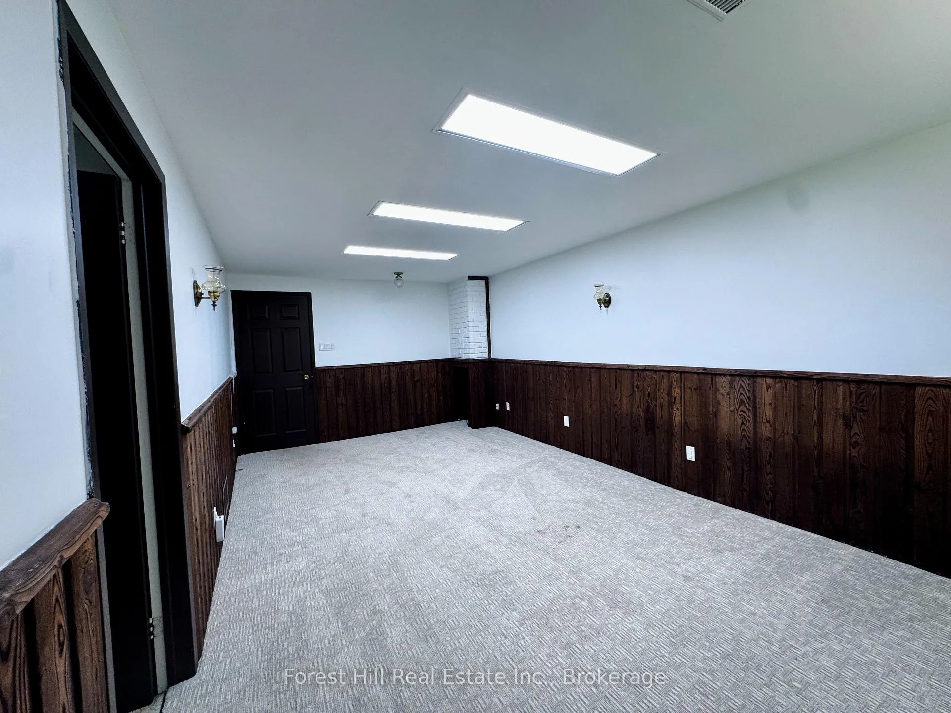 Photo 25 of 4278 Longmoor Drive, Burlington, Shoreacres — HOMEH