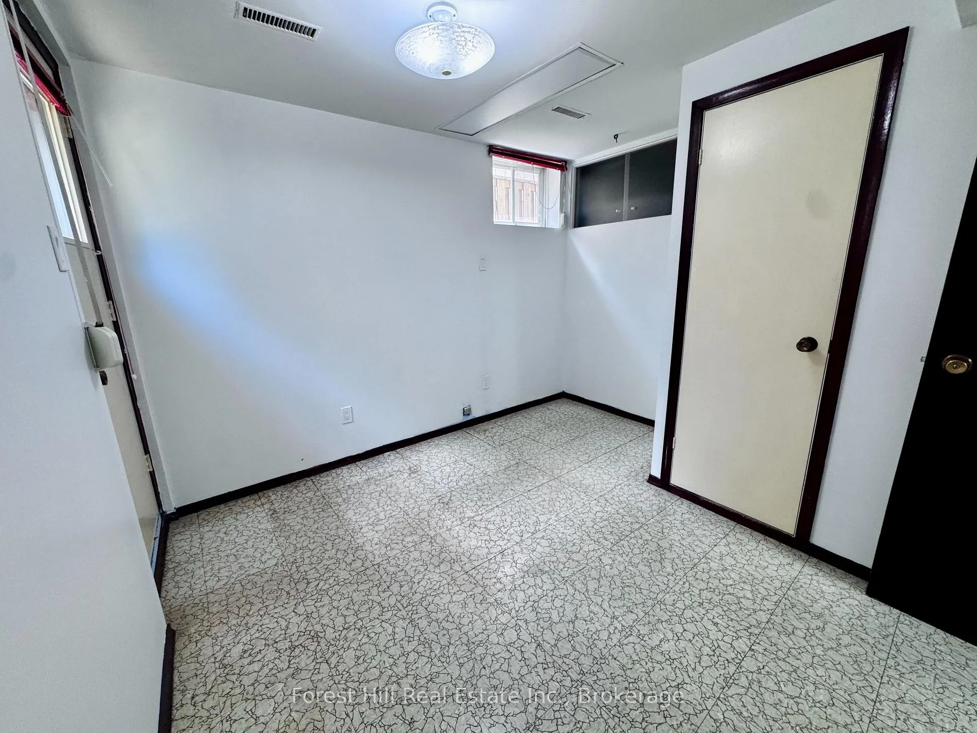 Photo 26 of 4278 Longmoor Drive, Burlington, Shoreacres — HOMEH