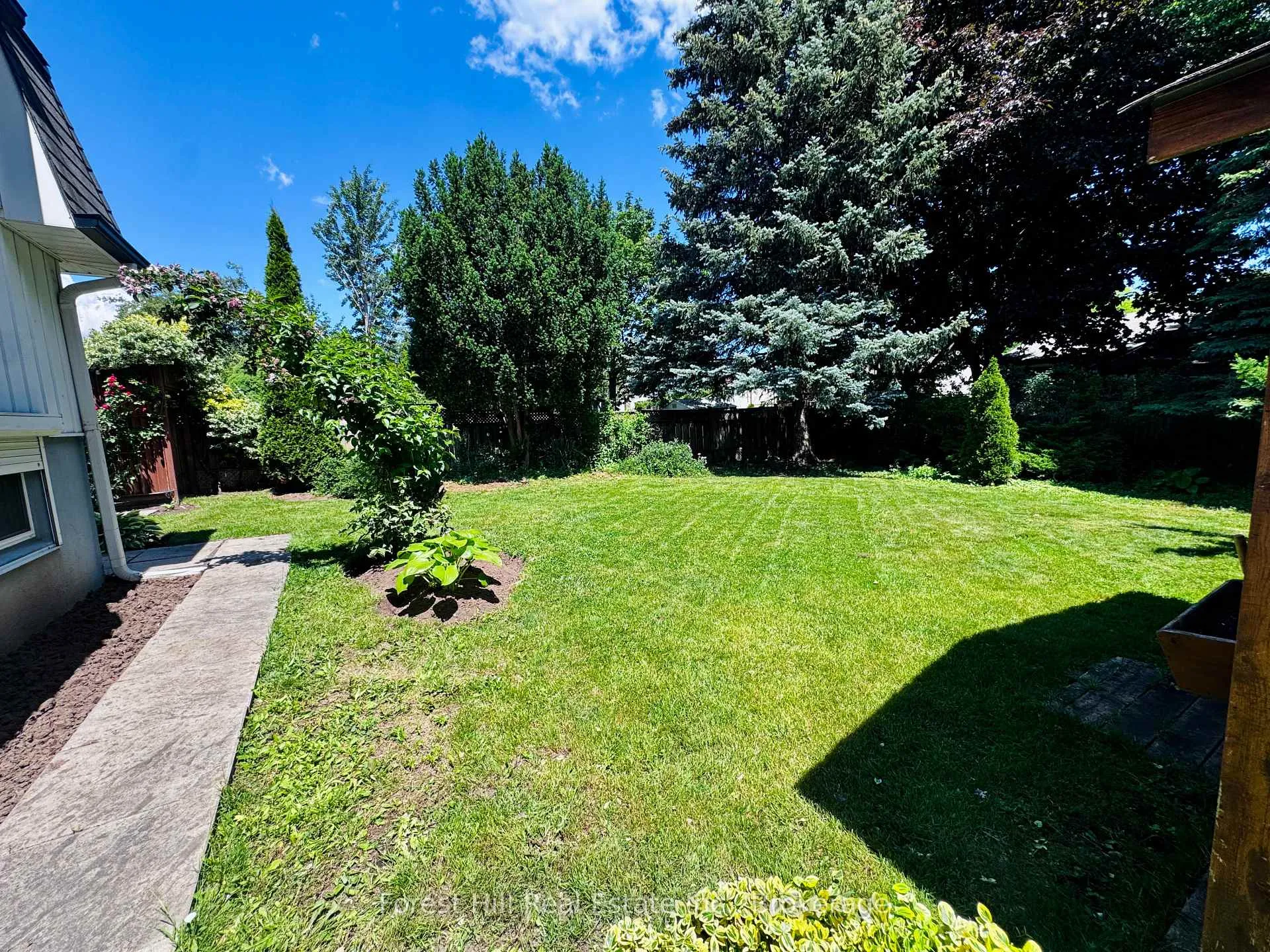 Photo 30 of 4278 Longmoor Drive, Burlington, Shoreacres — HOMEH