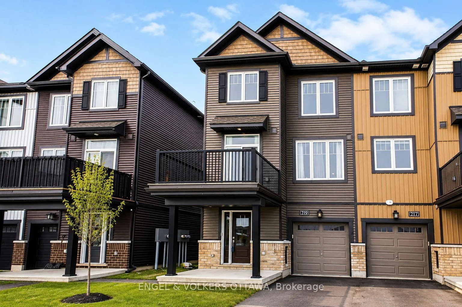 Photo 2 of 219 Liebe Terrace, Ottawa, Barrhaven - Heritage Park — HOMEH