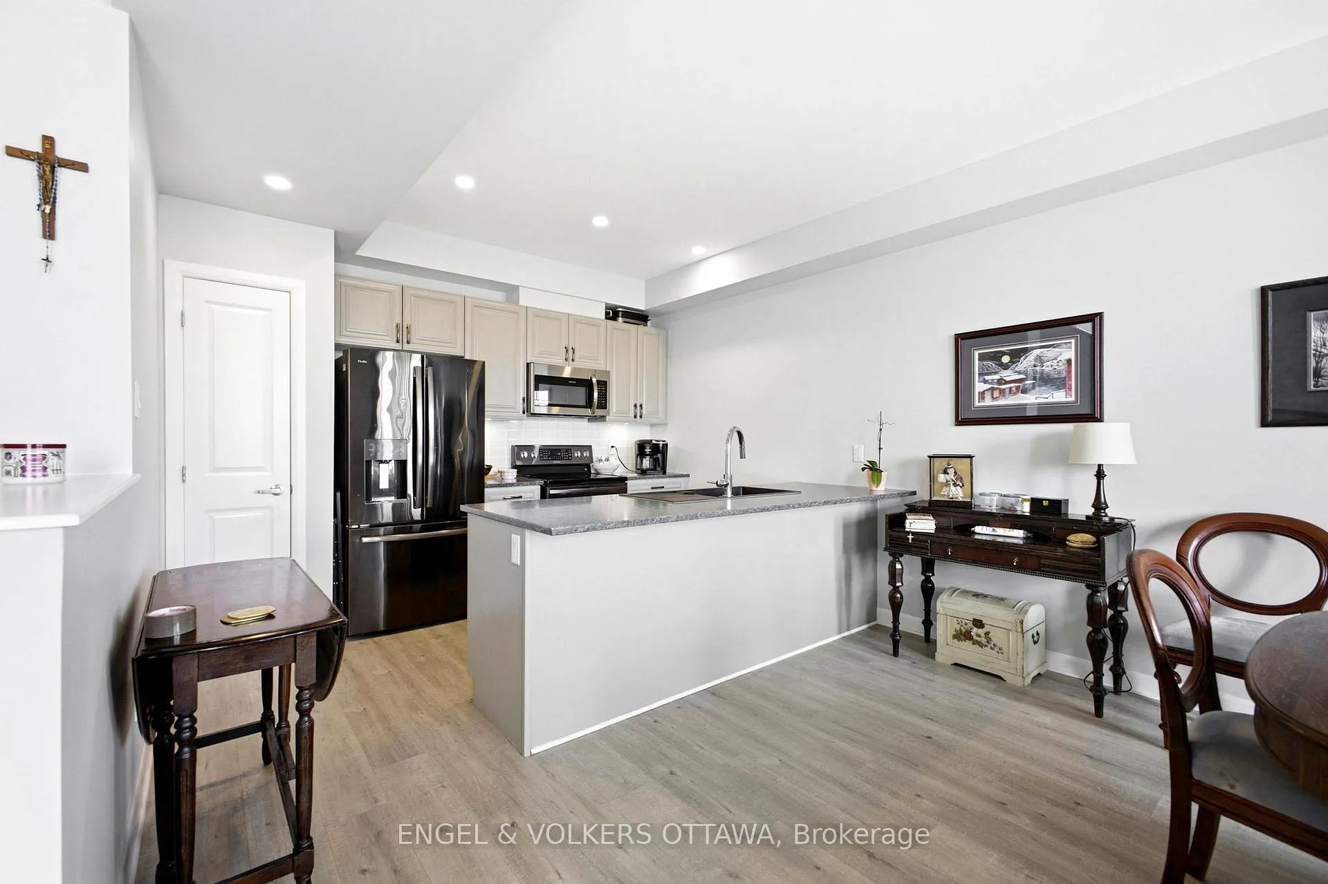 Photo 6 of 219 Liebe Terrace, Ottawa, Barrhaven - Heritage Park — HOMEH