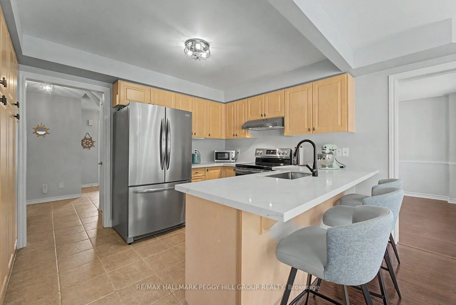 Photo 7 of 26 Kenwell Crescent, Barrie, Holly — HOMEH