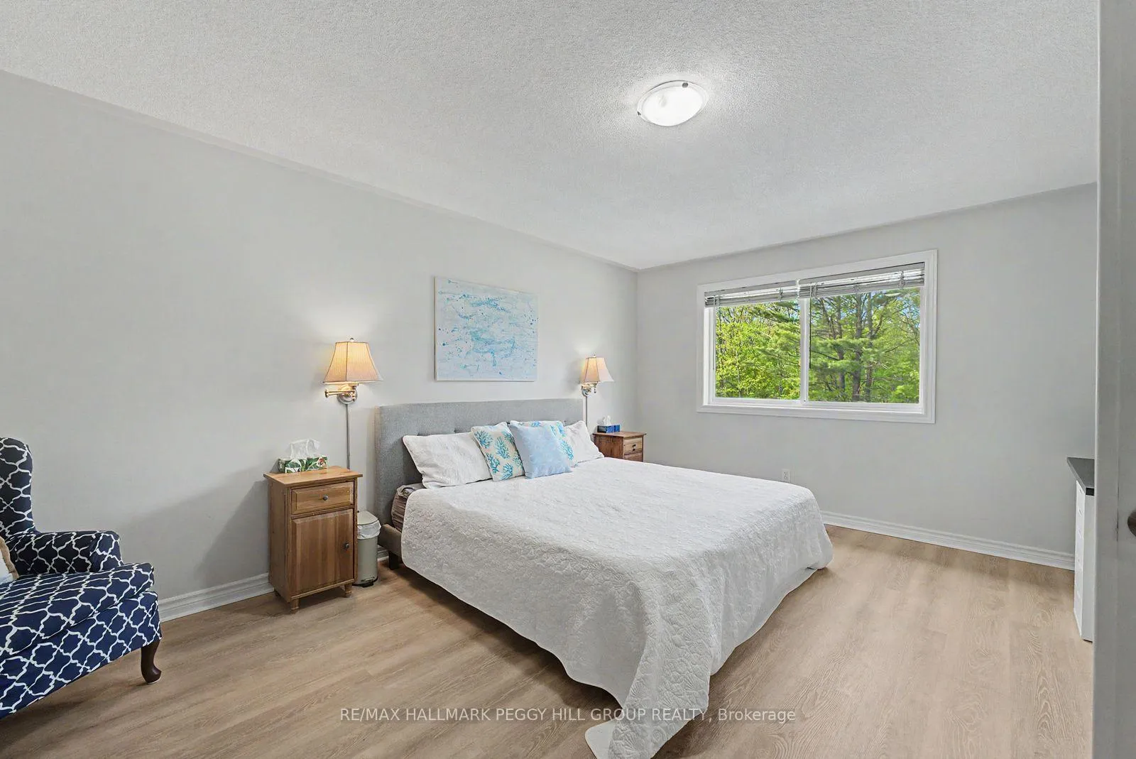 Photo 12 of 26 Kenwell Crescent, Barrie, Holly — HOMEH