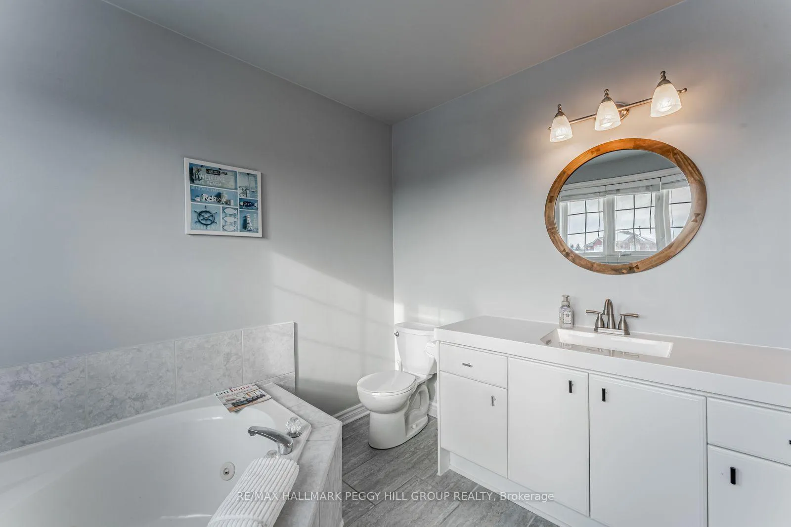 Photo 13 of 26 Kenwell Crescent, Barrie, Holly — HOMEH