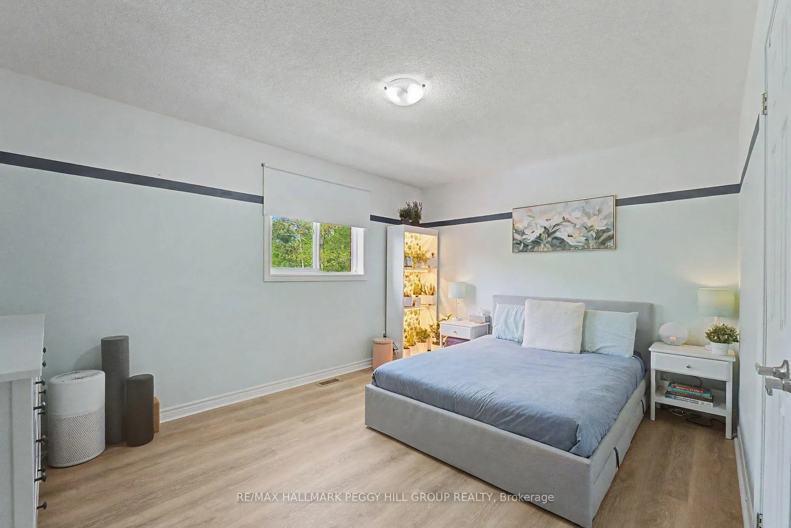 Photo 15 of 26 Kenwell Crescent, Barrie, Holly — HOMEH