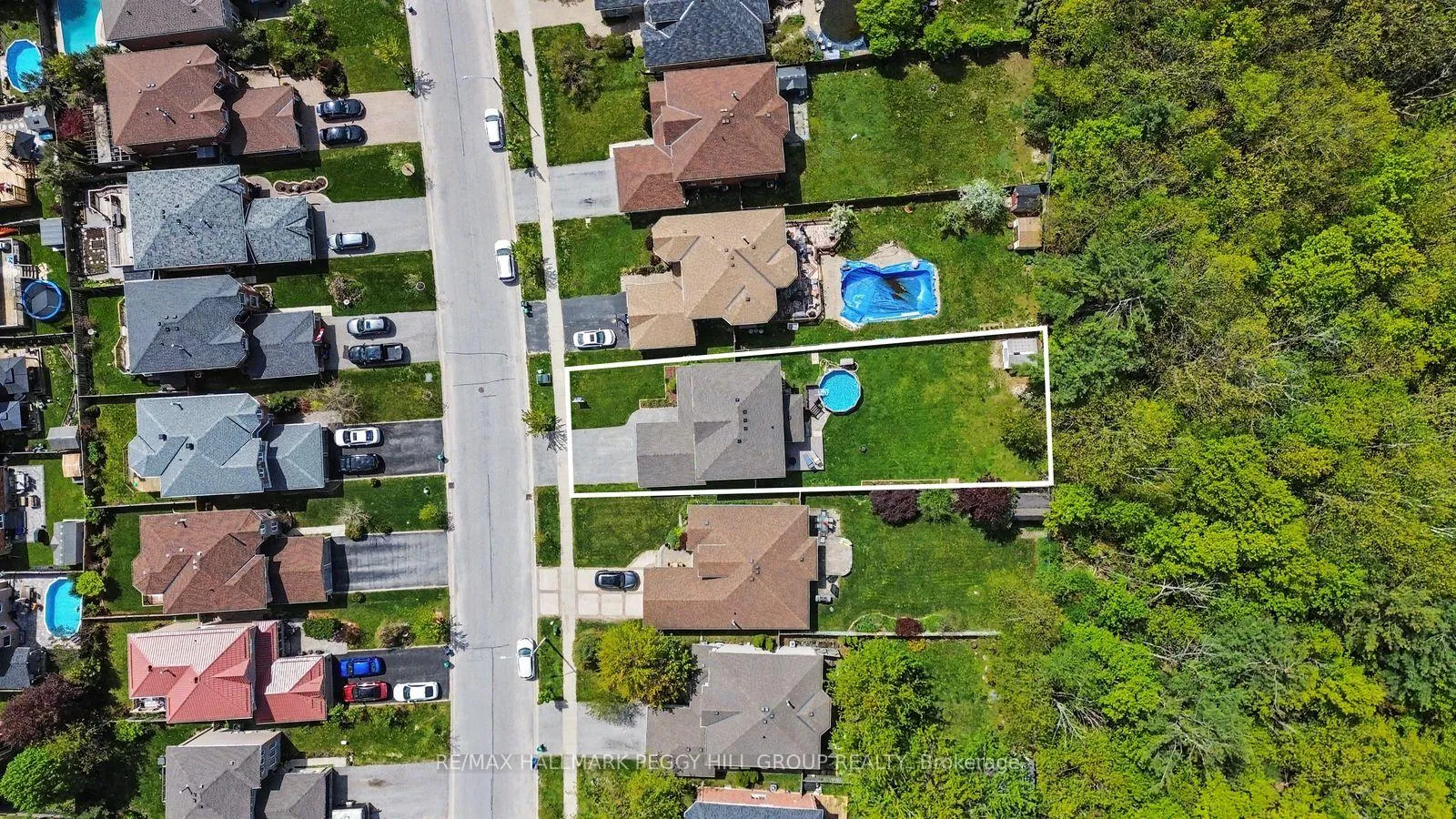 Photo 21 of 26 Kenwell Crescent, Barrie, Holly — HOMEH
