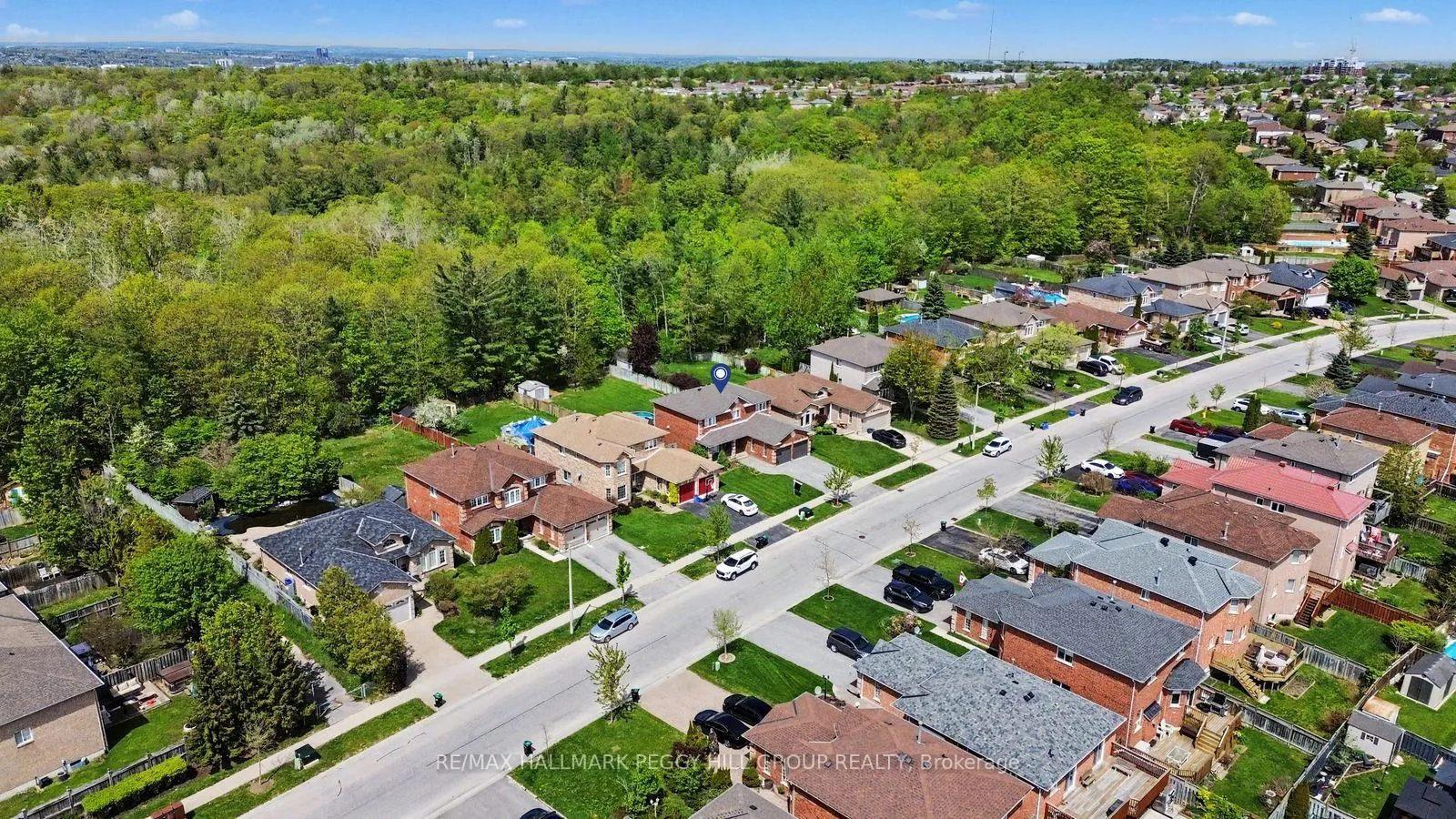 Photo 22 of 26 Kenwell Crescent, Barrie, Holly — HOMEH