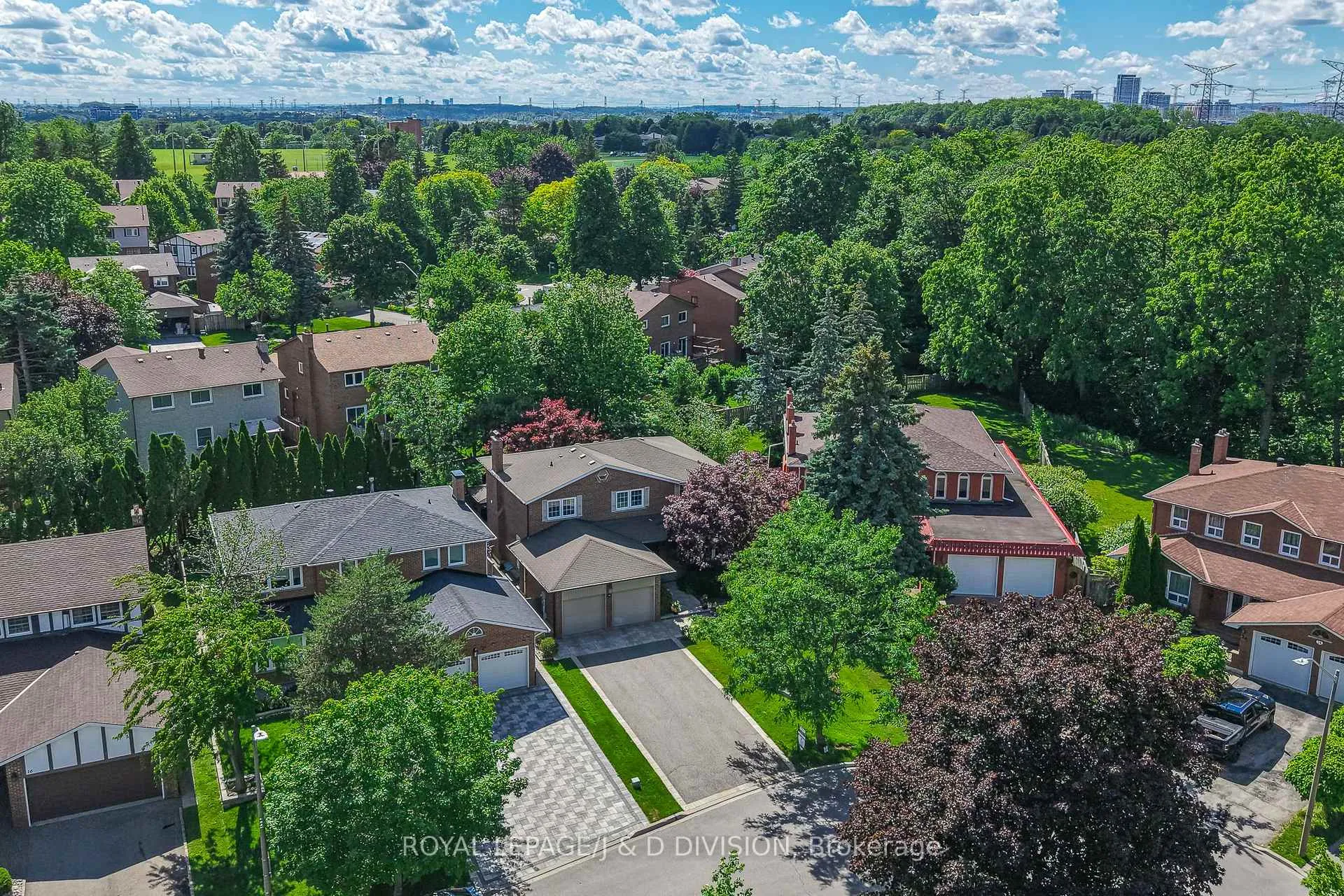 Photo 1 of 20 Carnegie Crescent, Markham, Aileen-Willowbrook — HOMEH
