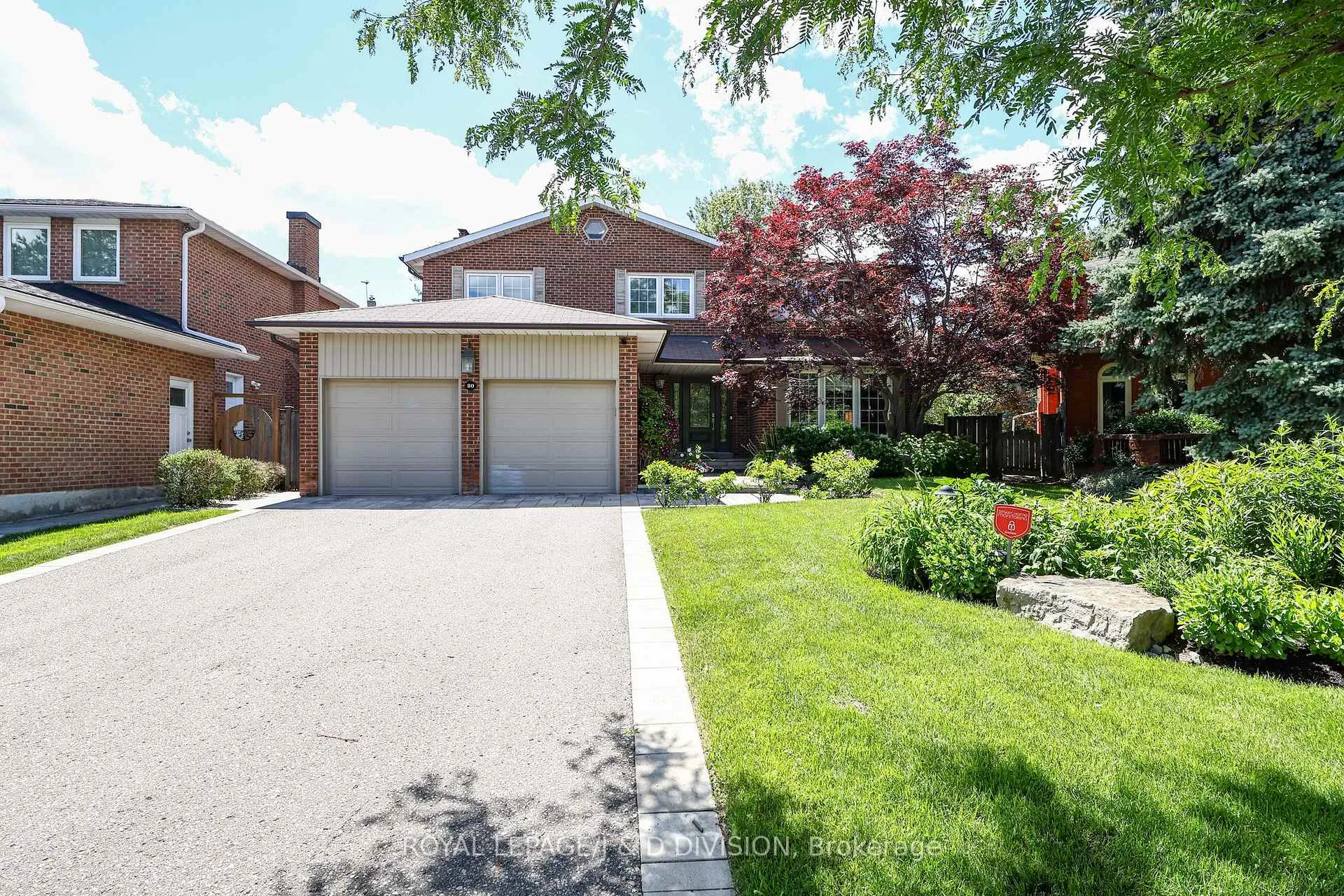 Photo 2 of 20 Carnegie Crescent, Markham, Aileen-Willowbrook — HOMEH