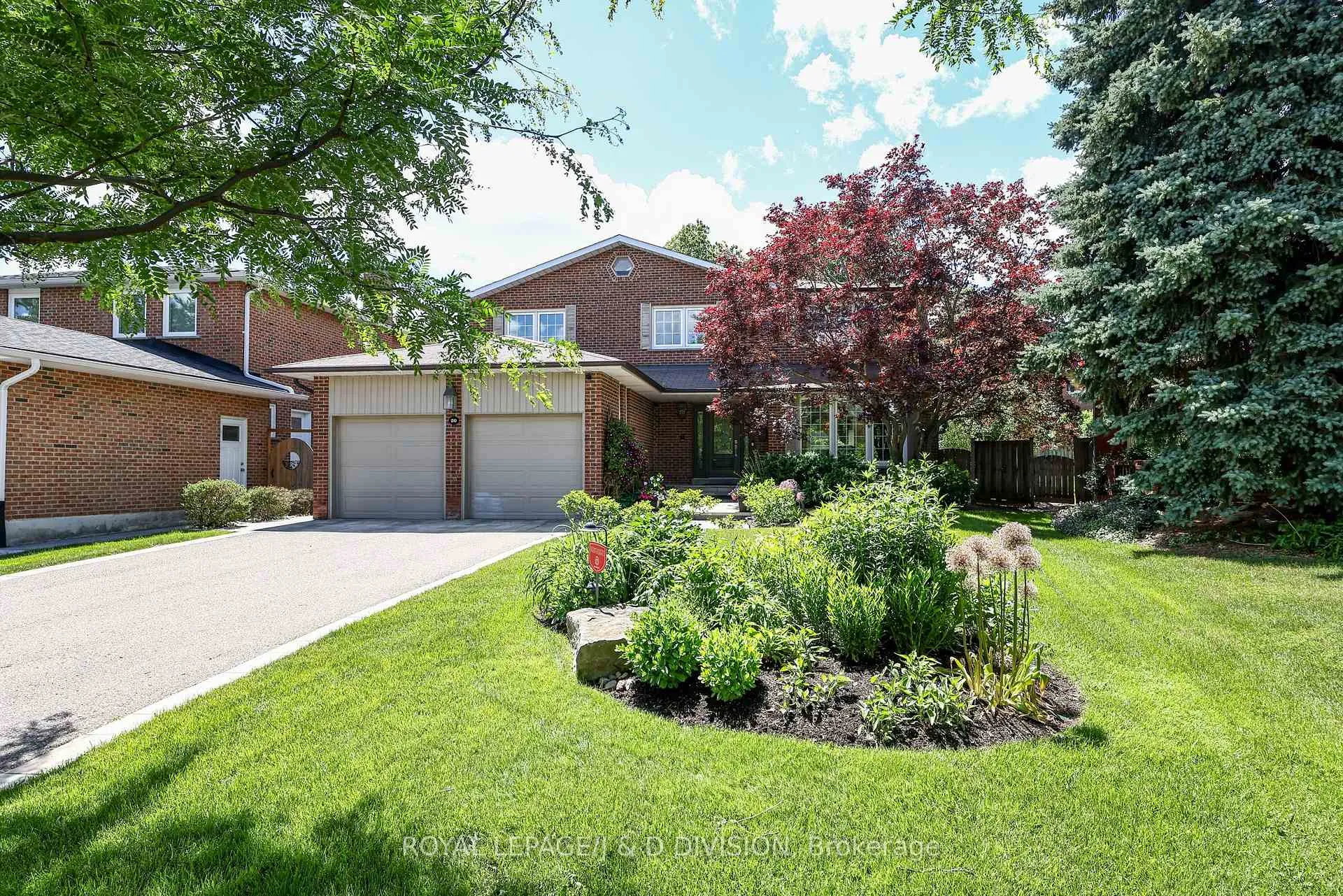 Photo 3 of 20 Carnegie Crescent, Markham, Aileen-Willowbrook — HOMEH
