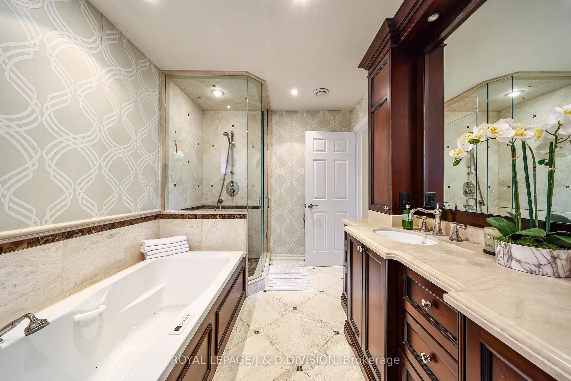 Photo 30 of 20 Carnegie Crescent, Markham, Aileen-Willowbrook — HOMEH