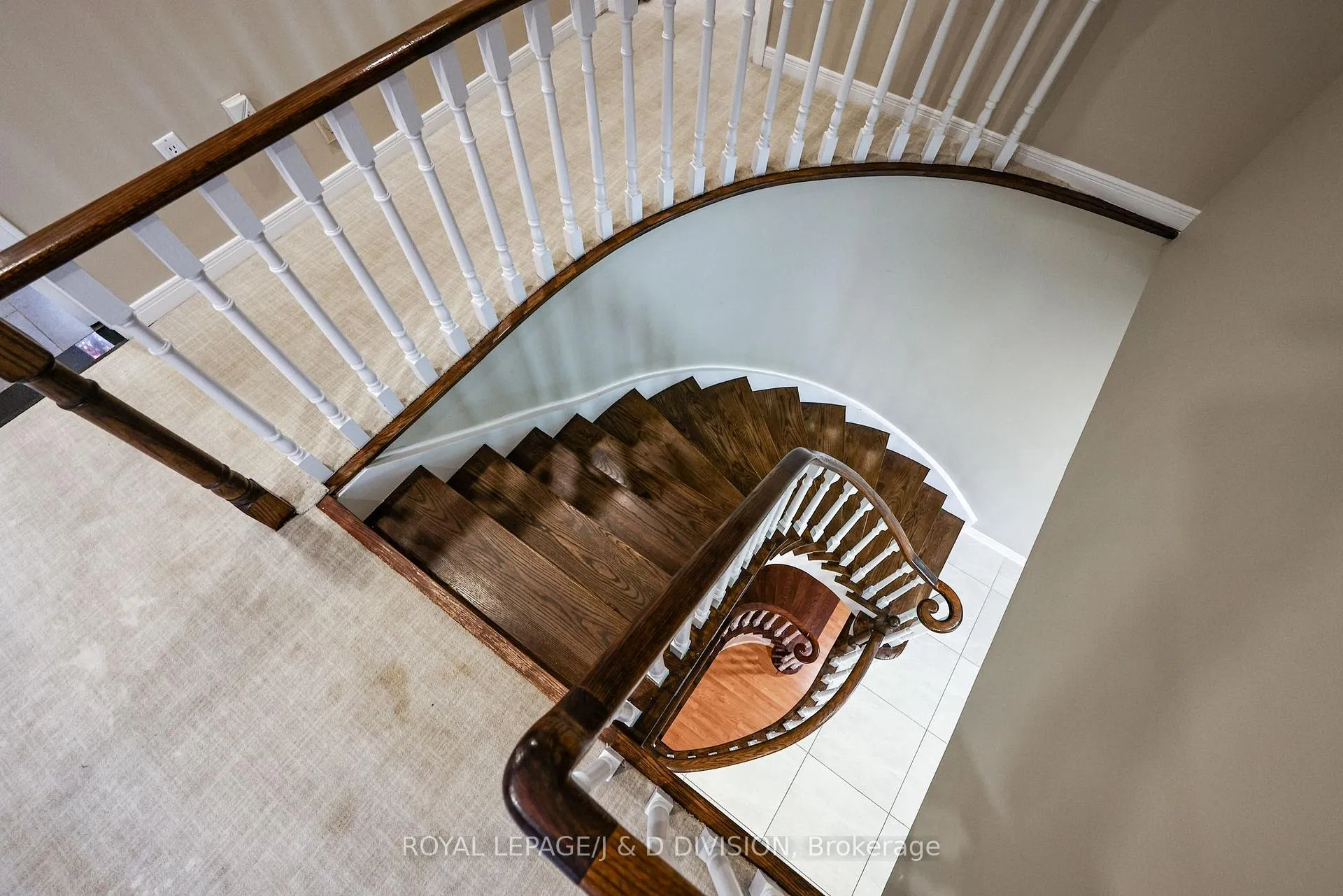 Photo 37 of 20 Carnegie Crescent, Markham, Aileen-Willowbrook — HOMEH
