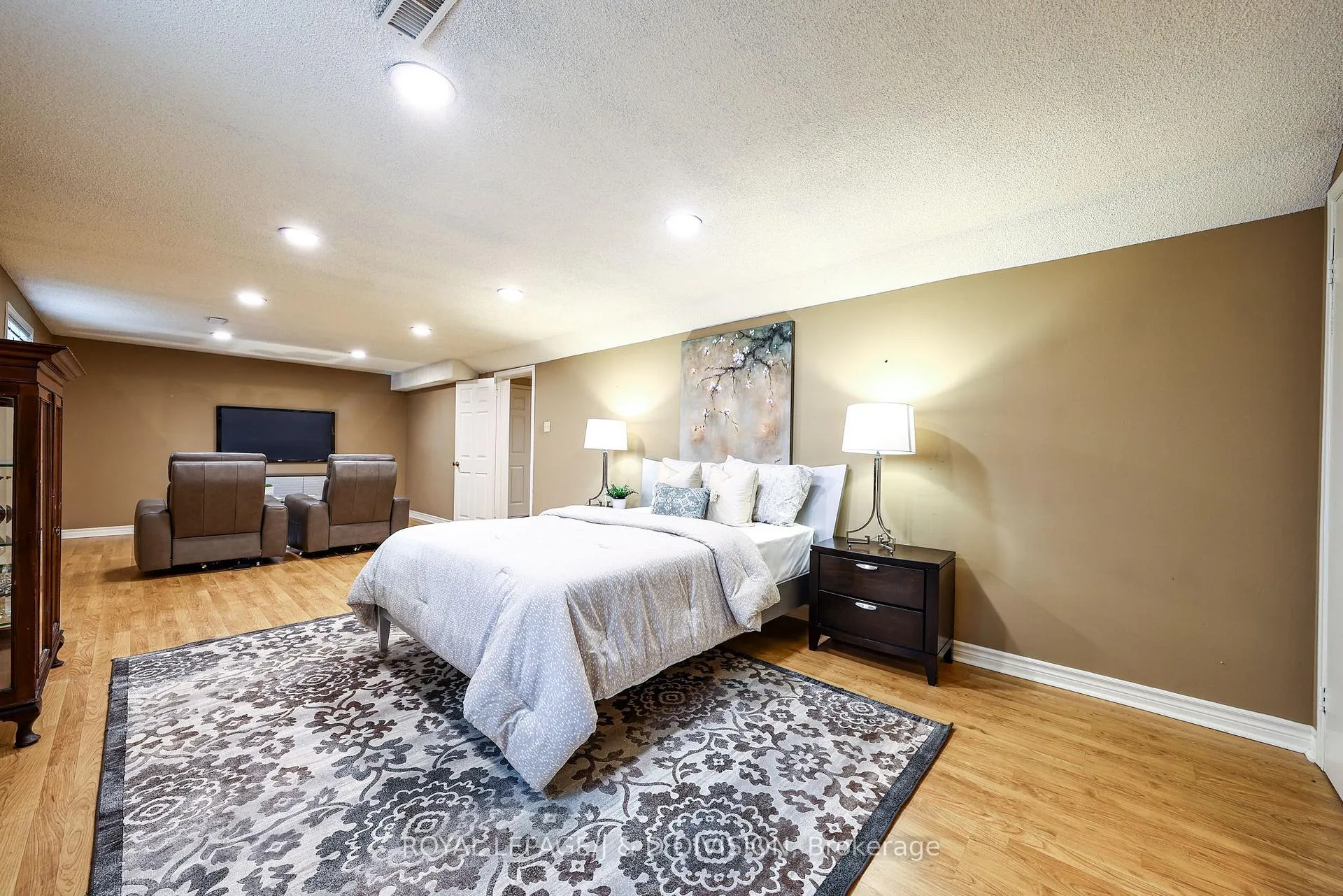 Photo 43 of 20 Carnegie Crescent, Markham, Aileen-Willowbrook — HOMEH