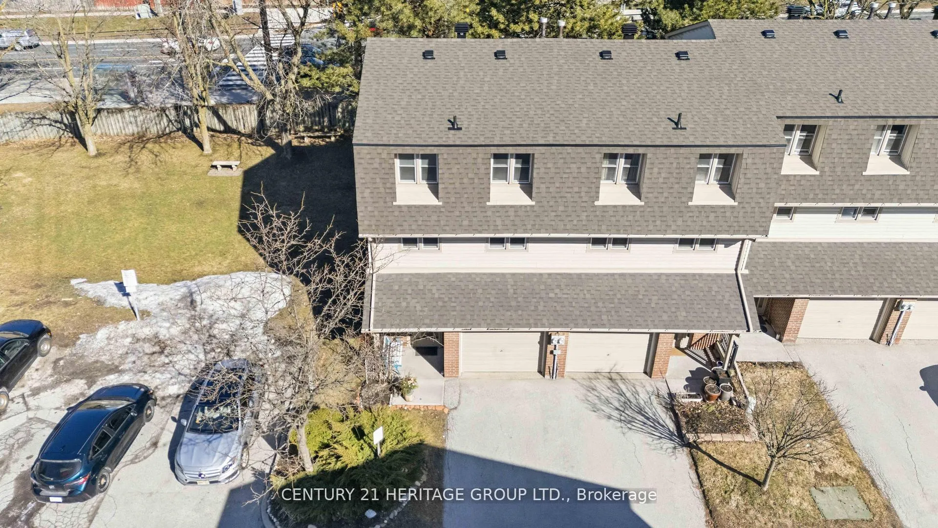 Photo 3 of Unit 40, 24 Purple Sageway, North York, Hillcrest Village — HOMEH