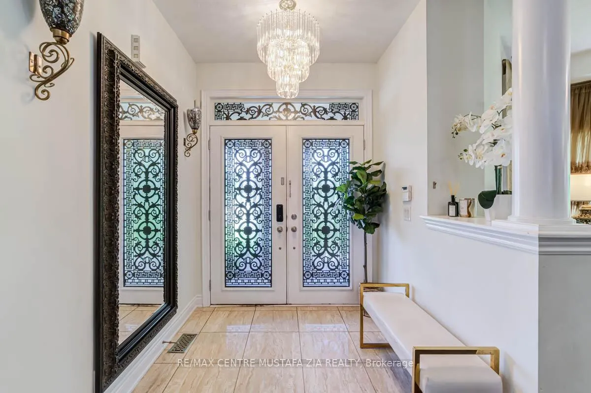 Photo 4 of 188 Elbern Markell Drive, Brampton, Credit Valley — HOMEH