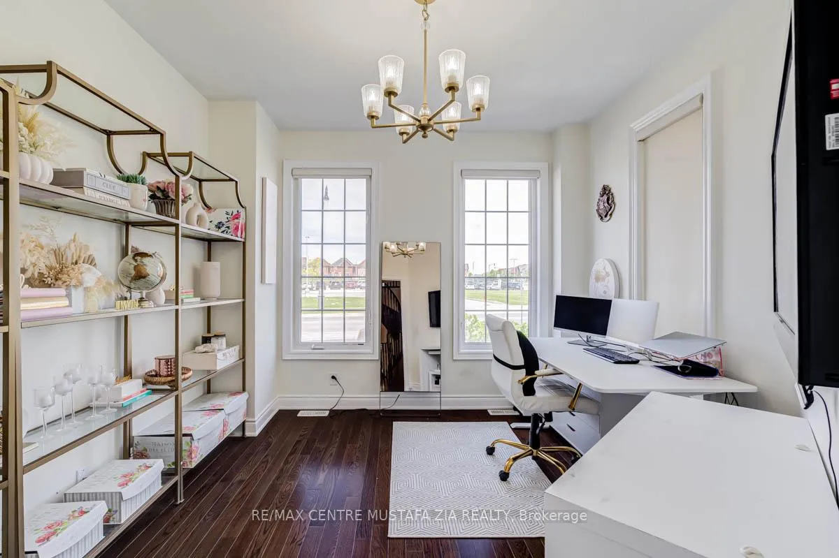 Photo 5 of 188 Elbern Markell Drive, Brampton, Credit Valley — HOMEH