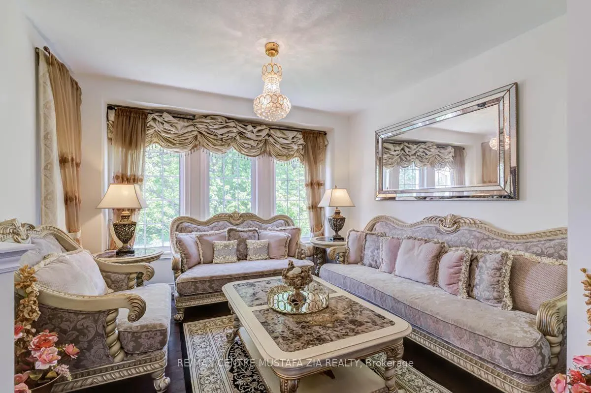 Photo 6 of 188 Elbern Markell Drive, Brampton, Credit Valley — HOMEH
