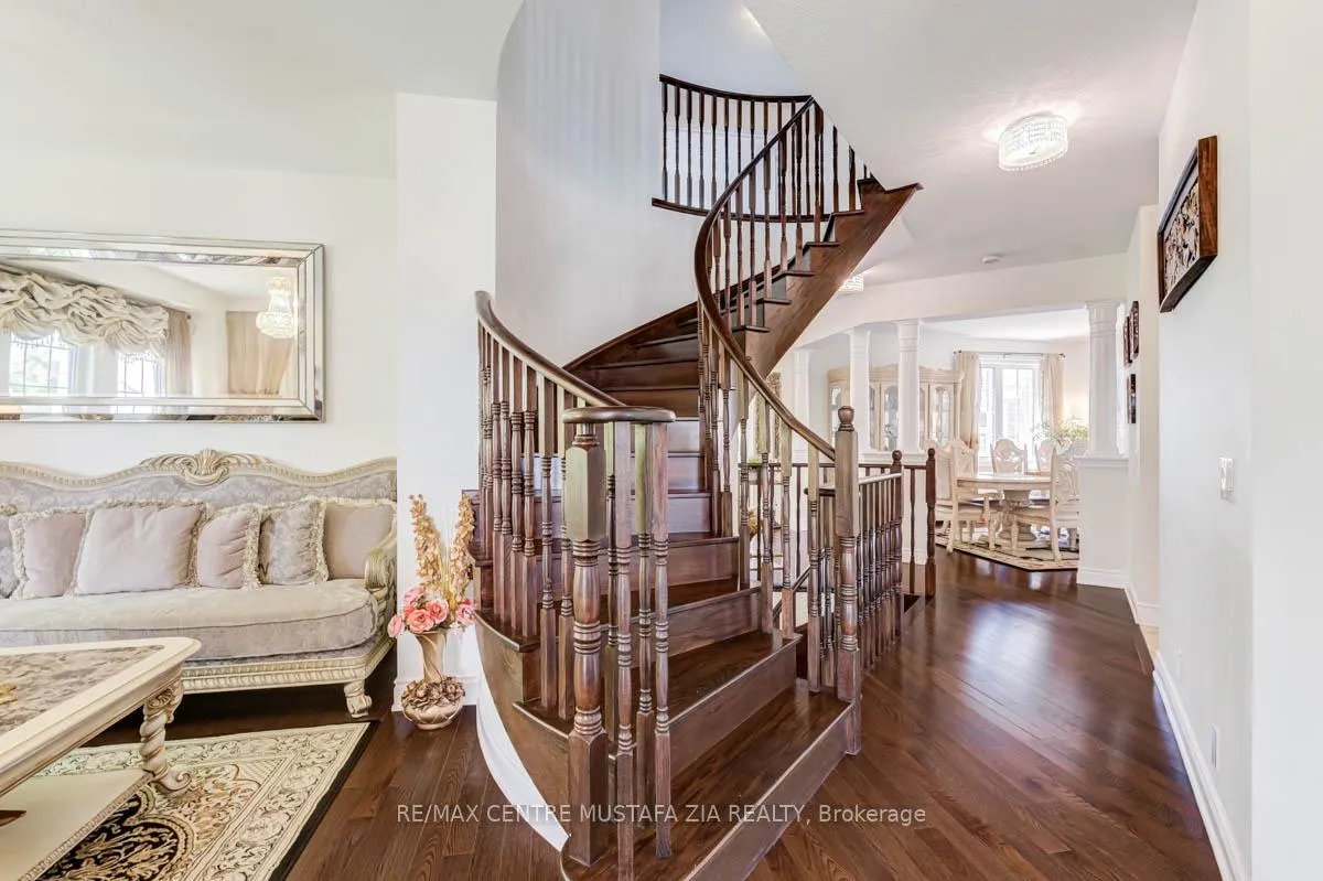 Photo 7 of 188 Elbern Markell Drive, Brampton, Credit Valley — HOMEH