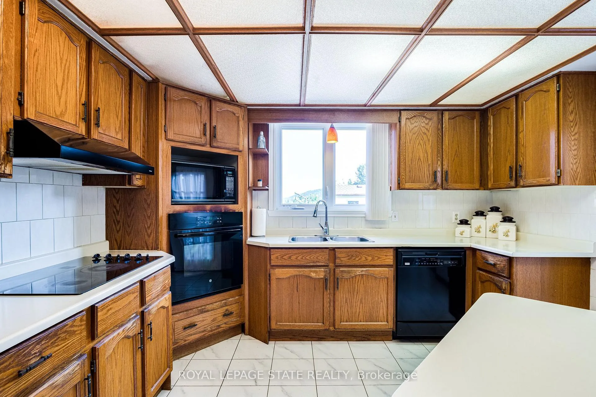 Photo 8 of 50 Shadeland Crescent, Hamilton, Stoney Creek — HOMEH