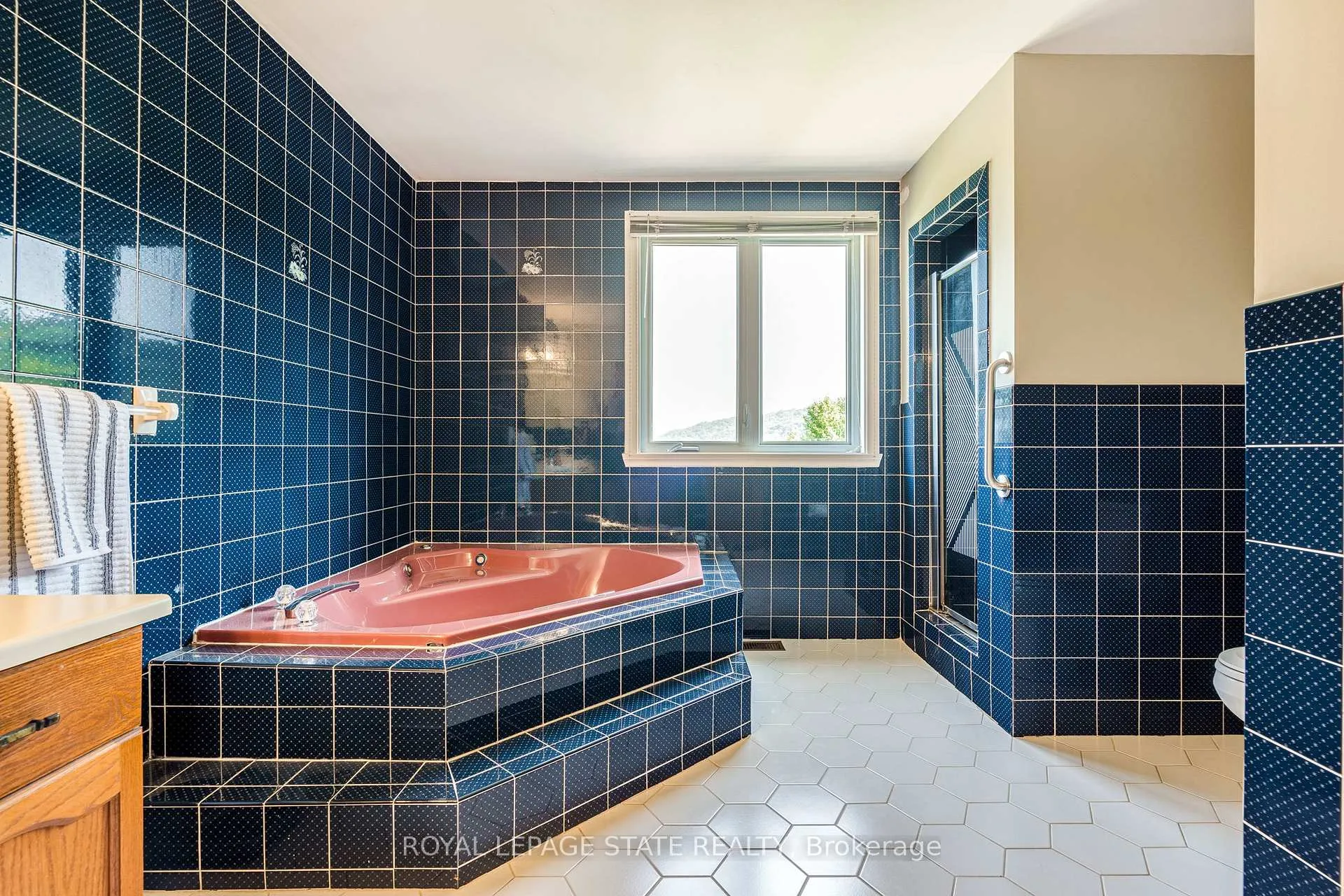 Photo 17 of 50 Shadeland Crescent, Hamilton, Stoney Creek — HOMEH