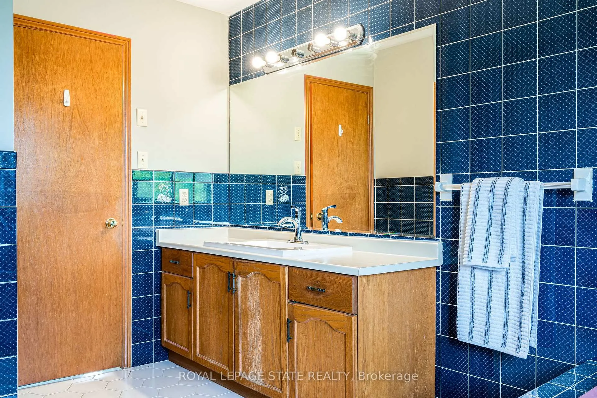 Photo 18 of 50 Shadeland Crescent, Hamilton, Stoney Creek — HOMEH