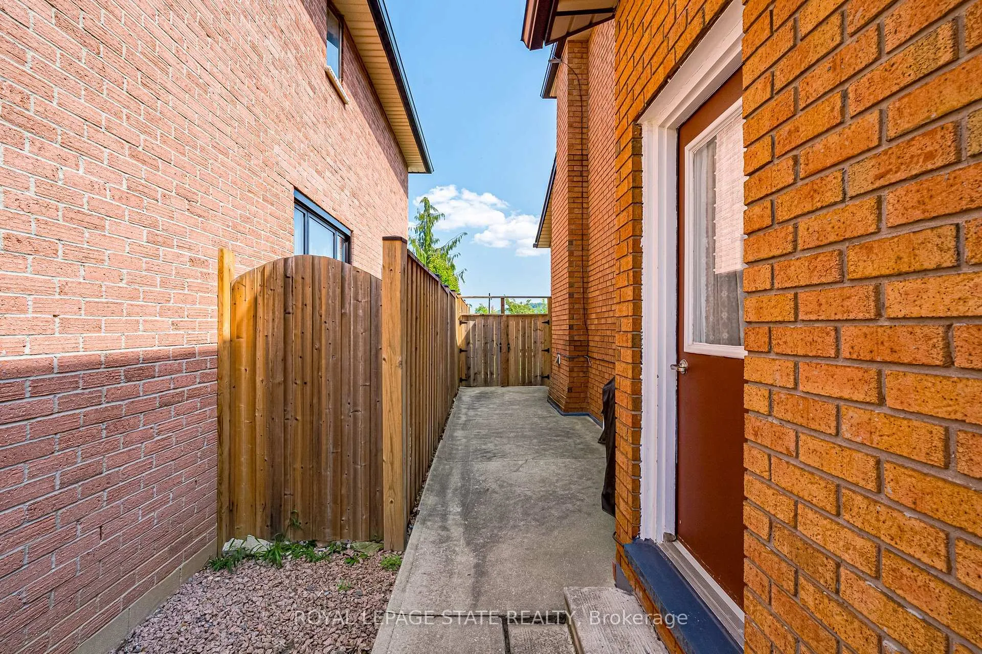 Photo 34 of 50 Shadeland Crescent, Hamilton, Stoney Creek — HOMEH