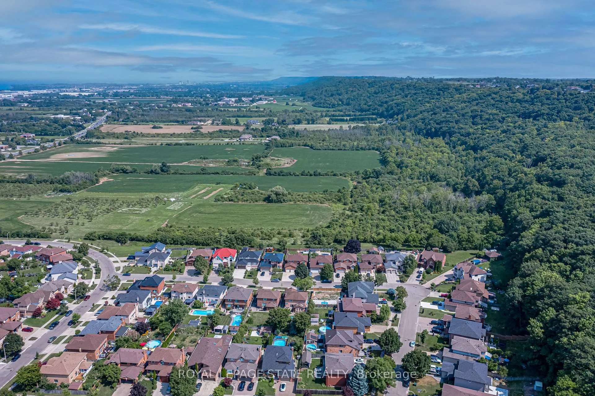 Photo 37 of 50 Shadeland Crescent, Hamilton, Stoney Creek — HOMEH