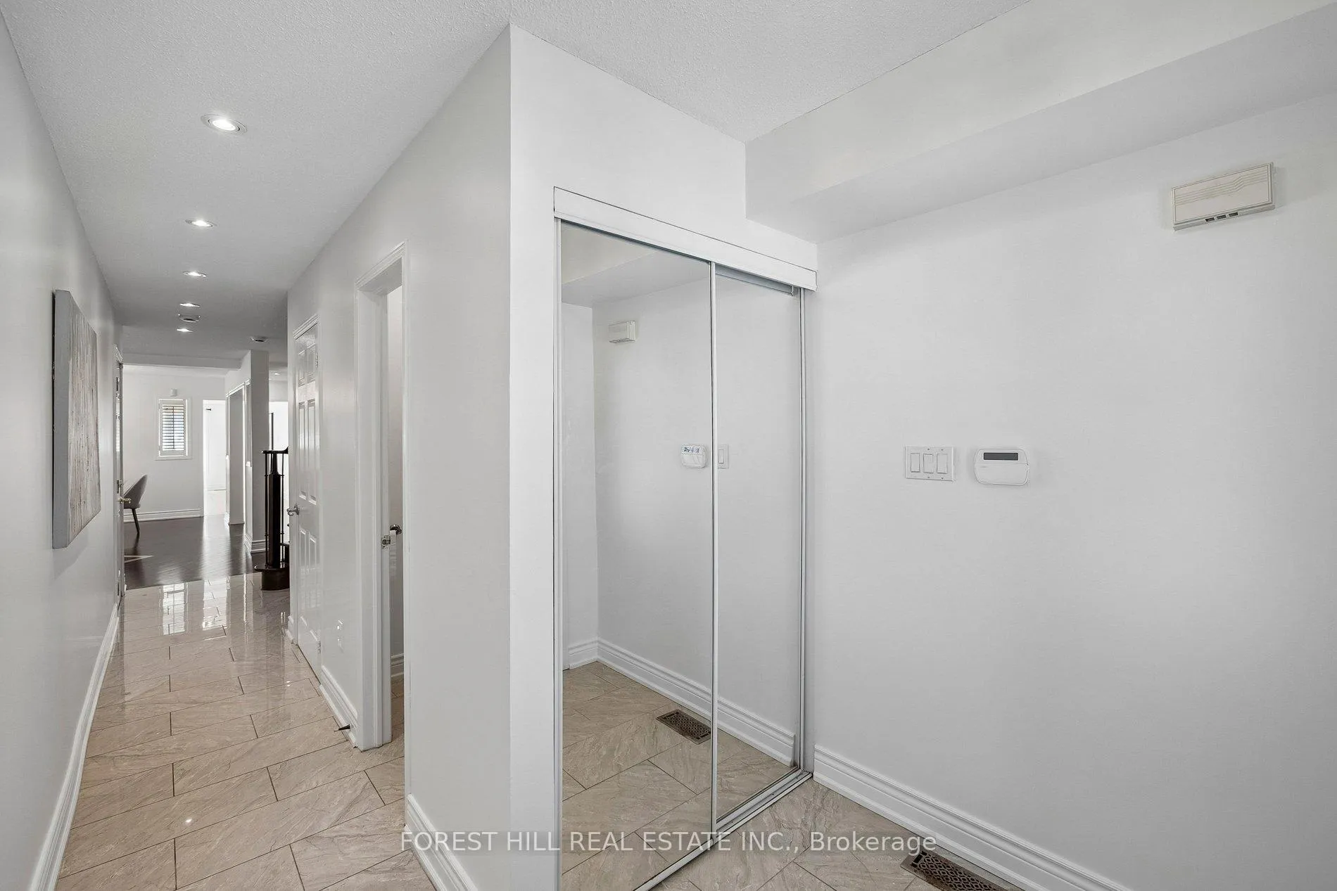 Photo 3 of 41 Guinevere Road, Markham, Cedarwood — HOMEH