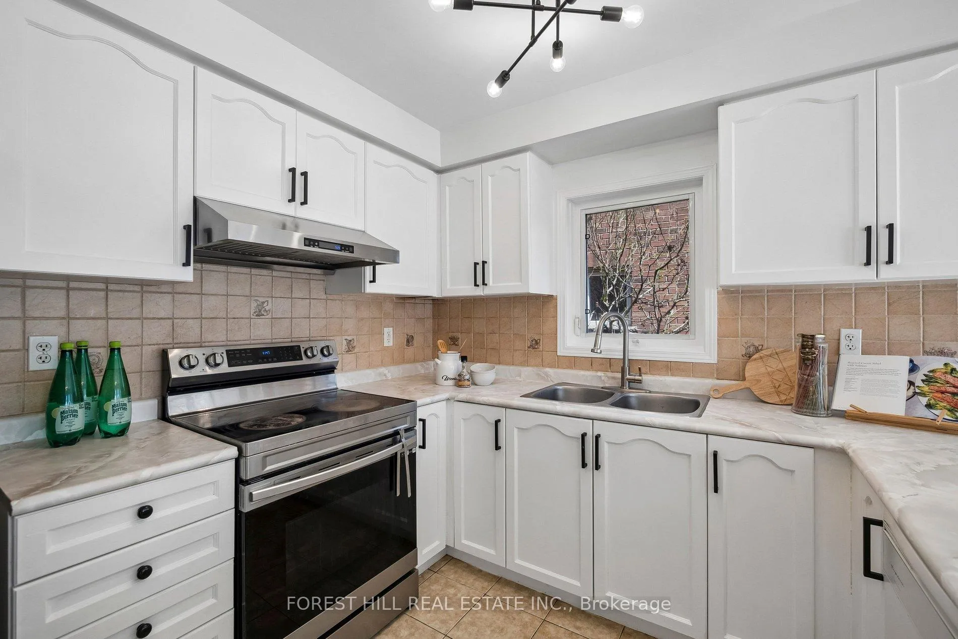 Photo 19 of 41 Guinevere Road, Markham, Cedarwood — HOMEH
