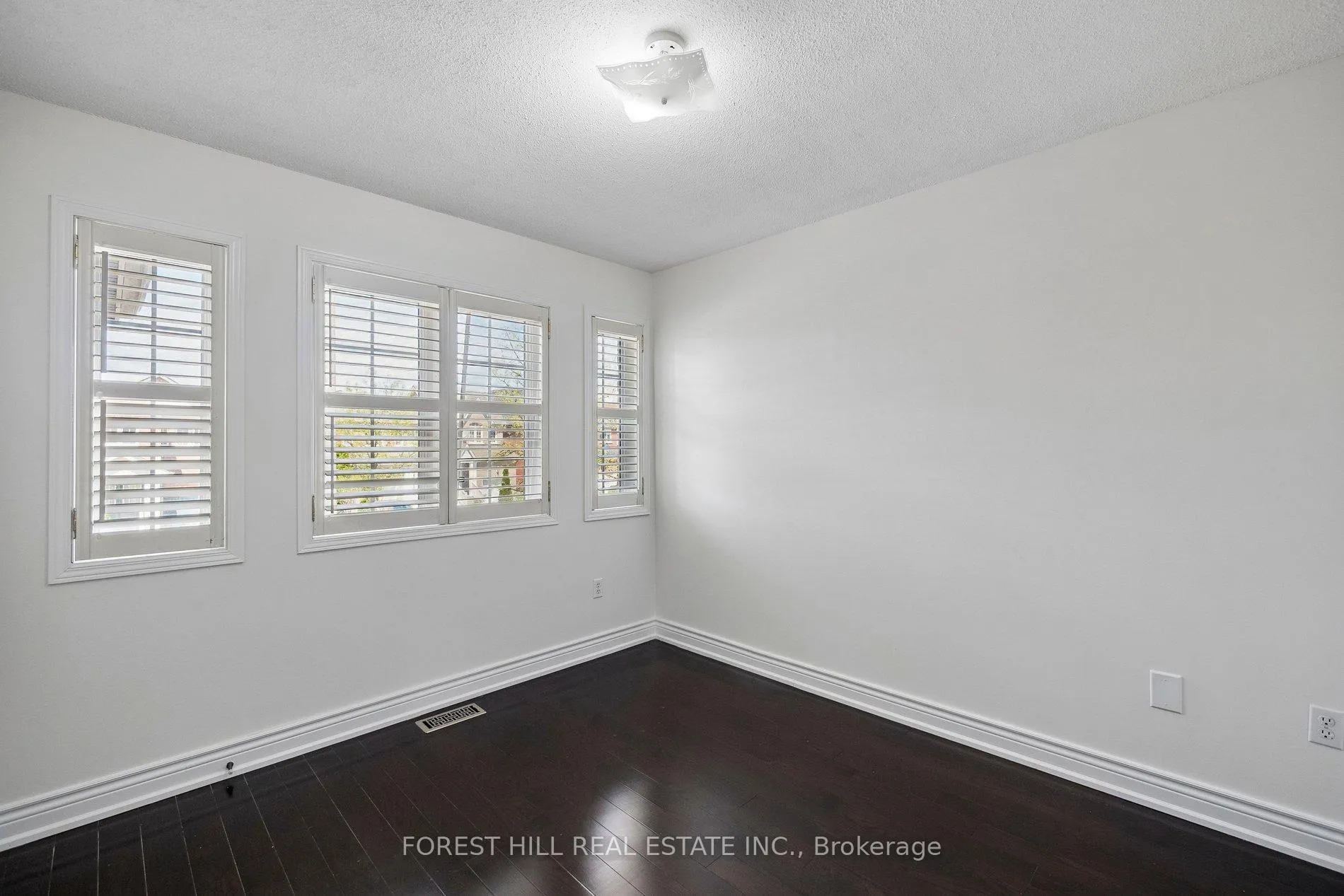 Photo 38 of 41 Guinevere Road, Markham, Cedarwood — HOMEH