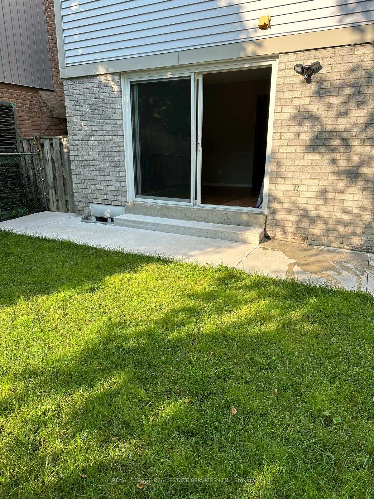 Photo 4 of Unit Bsmnt, 665 Cowan Circle, Pickering, Rosebank — HOMEH