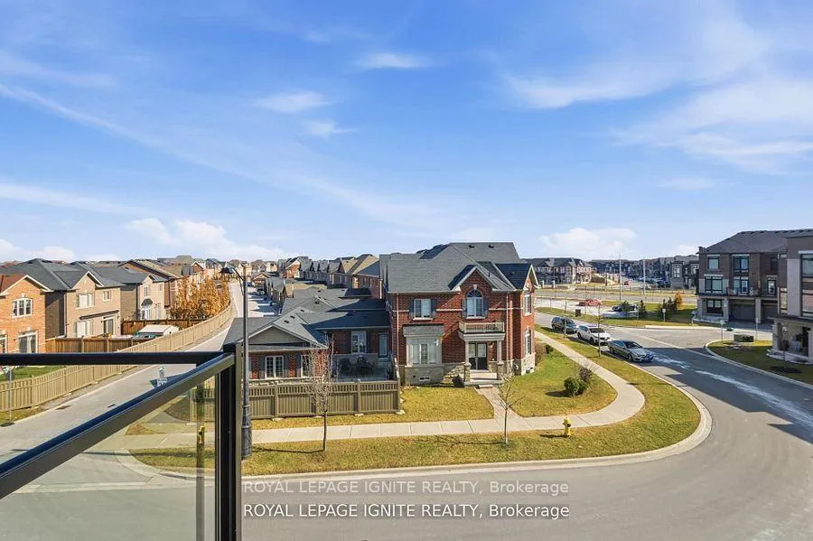 Photo 24 of 255 Moody Drive, Vaughan, Kleinburg — HOMEH