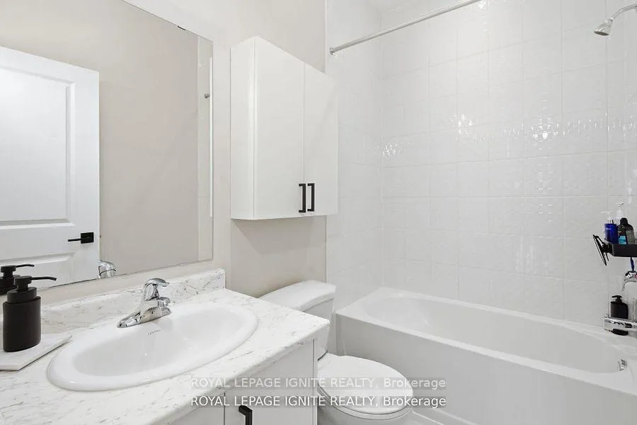 Photo 27 of 255 Moody Drive, Vaughan, Kleinburg — HOMEH