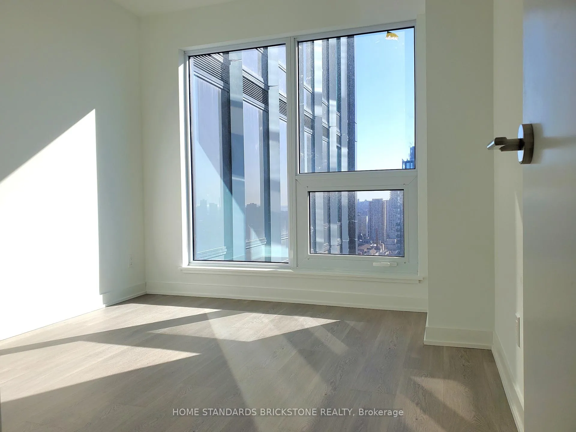 Photo 5 of Unit 3510, 8 Welleseley Street W, Toronto, Bay Street Corridor — HOMEH