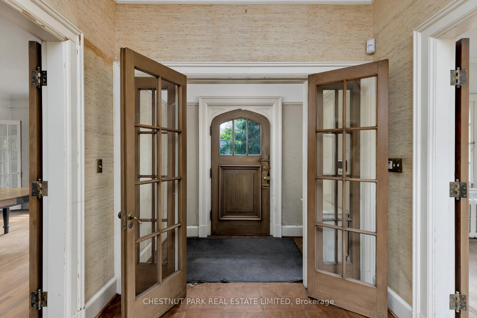 Photo 3 of 24 Castle Frank Crescent, Toronto, Cabbagetown-South St. James Town — HOMEH