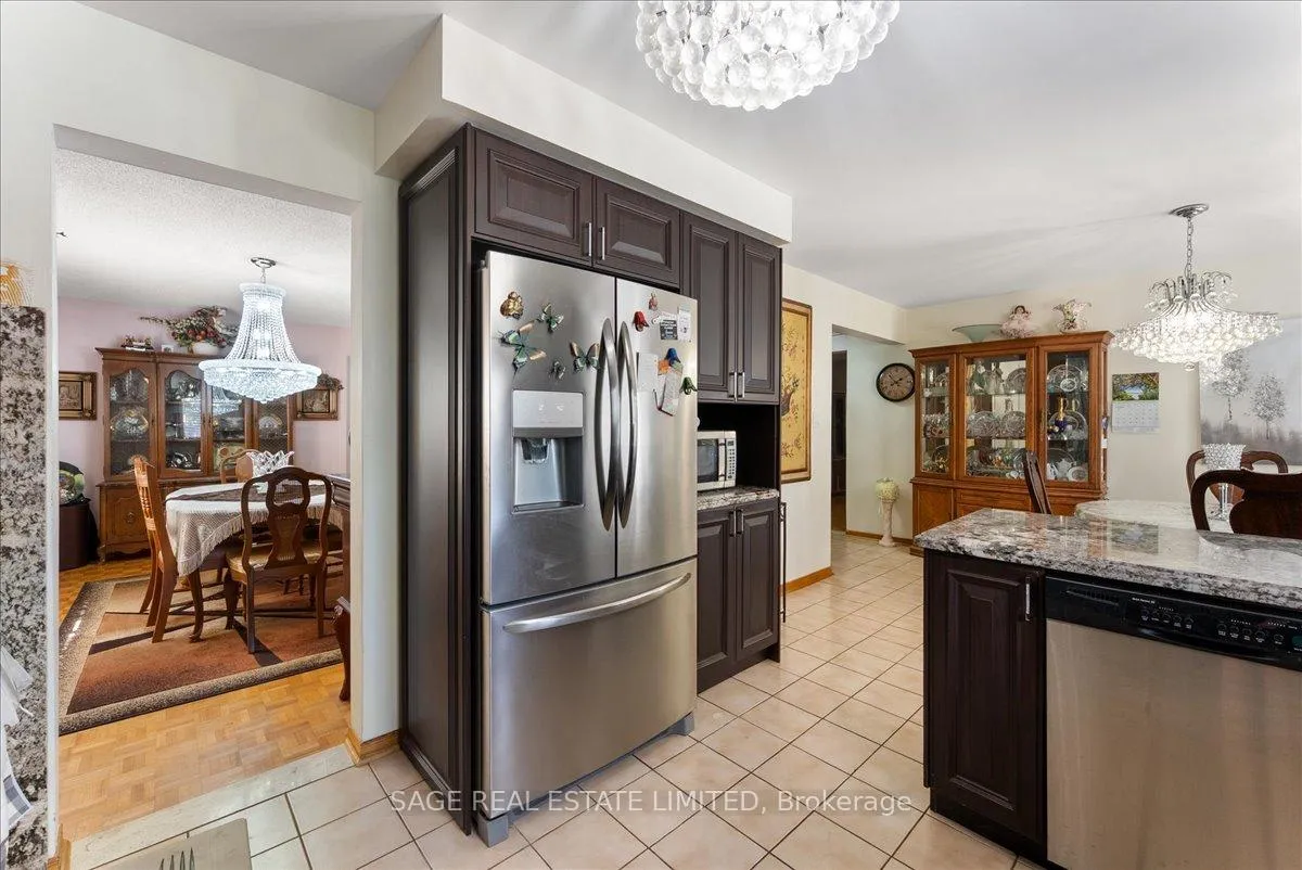 Photo 16 of 116 Butterfield Crescent, Vaughan, Maple — HOMEH