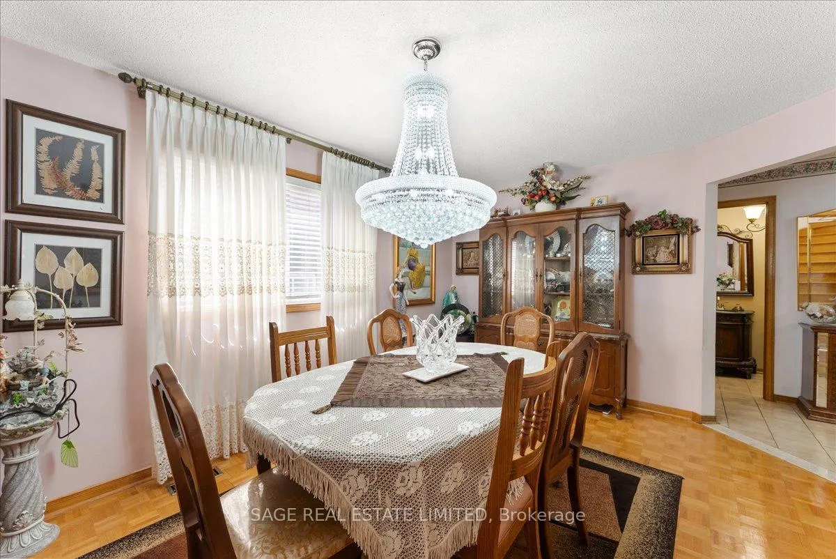 Photo 18 of 116 Butterfield Crescent, Vaughan, Maple — HOMEH
