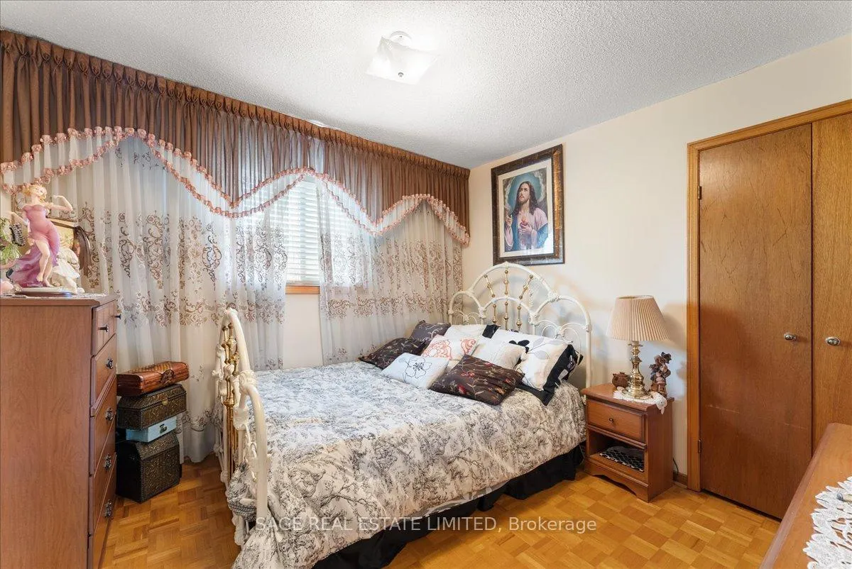 Photo 25 of 116 Butterfield Crescent, Vaughan, Maple — HOMEH