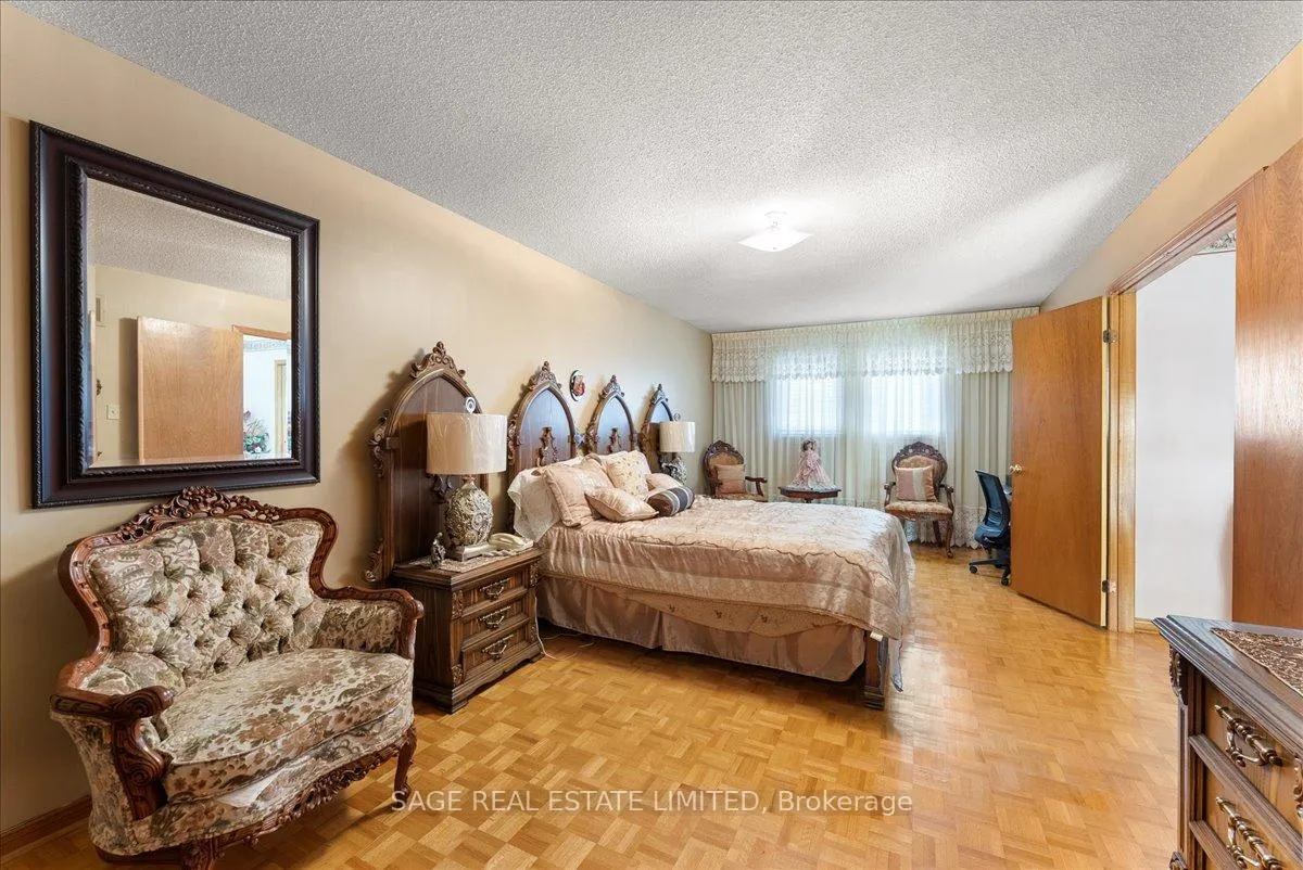 Photo 31 of 116 Butterfield Crescent, Vaughan, Maple — HOMEH