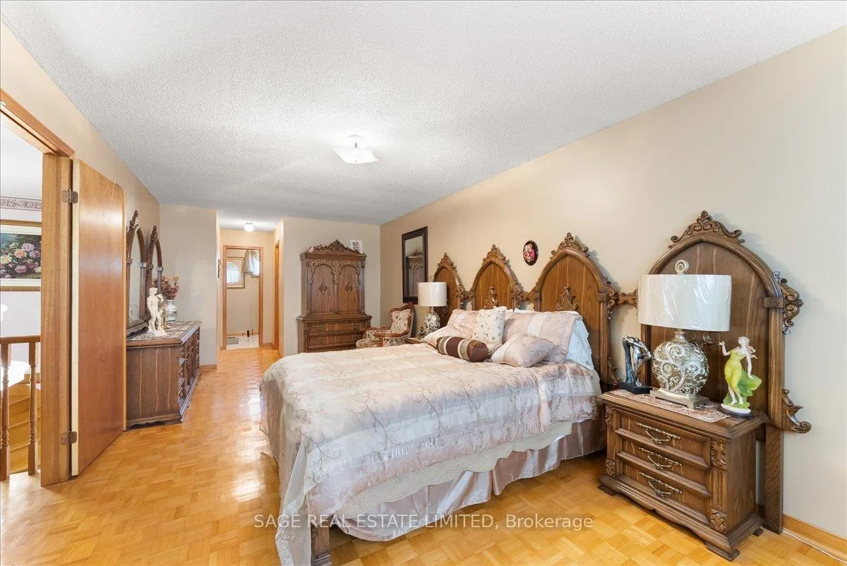 Photo 32 of 116 Butterfield Crescent, Vaughan, Maple — HOMEH