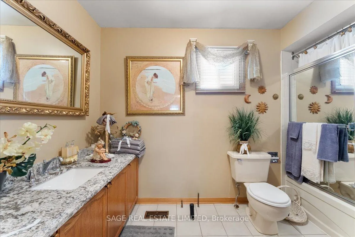 Photo 33 of 116 Butterfield Crescent, Vaughan, Maple — HOMEH