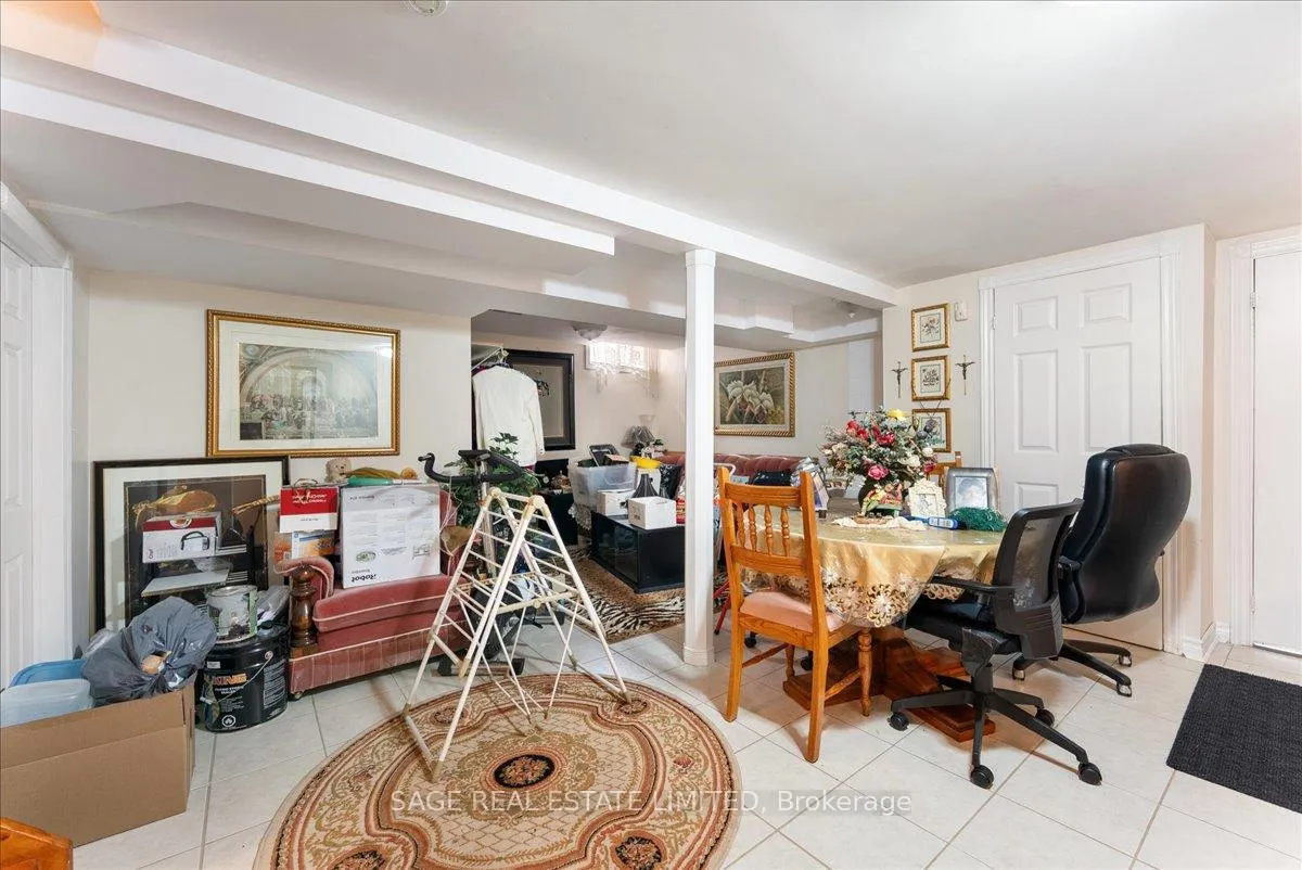 Photo 34 of 116 Butterfield Crescent, Vaughan, Maple — HOMEH