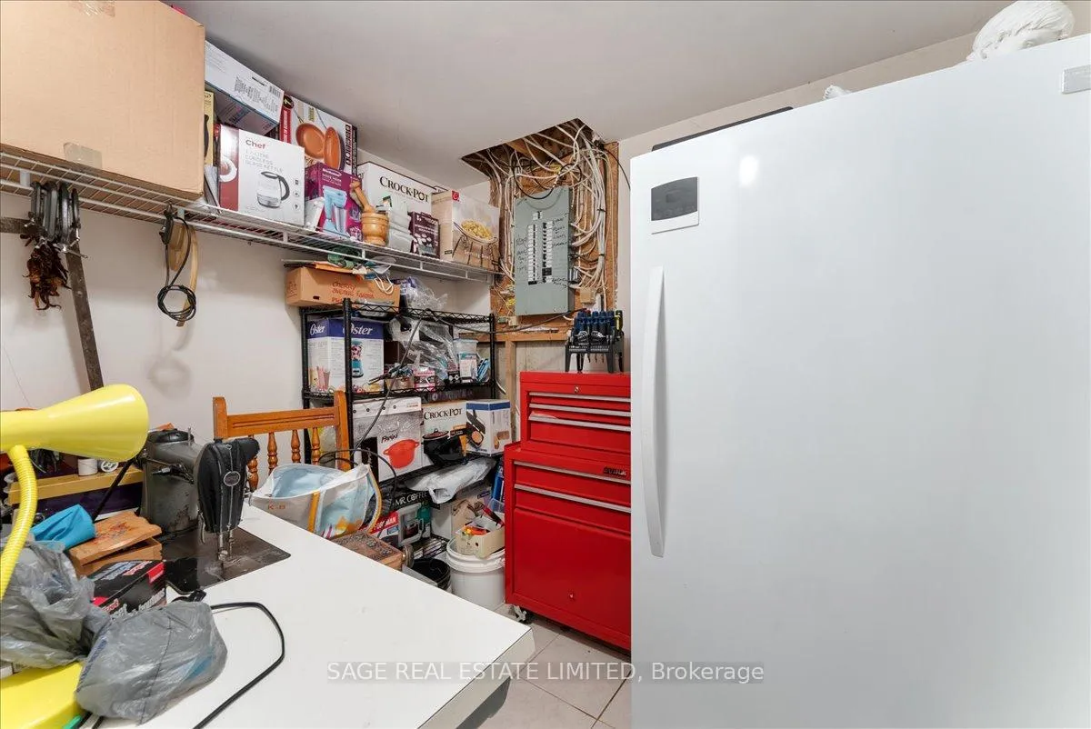 Photo 37 of 116 Butterfield Crescent, Vaughan, Maple — HOMEH